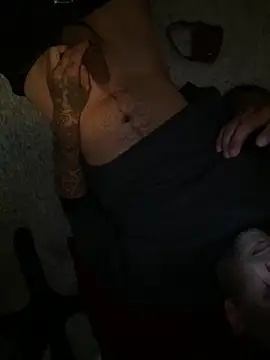 Snapshot of Houstonslong1 chatting on December 3, 2025, 8:40 pm Houstonslong1 online show from December 3, 2025, 8:40 pm