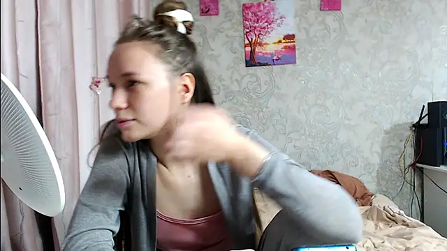 Snapshot of leila_bambi_ chatting on October 23, 2025, 4:06 pm leila bambi online show from October 23, 2025, 4:06 pm