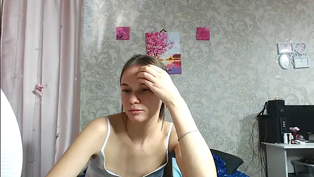 Snapshot of leila_bambi_ chatting on November 3, 2025, 7:20 am leila bambi online show from November 3, 2025, 7:20 am