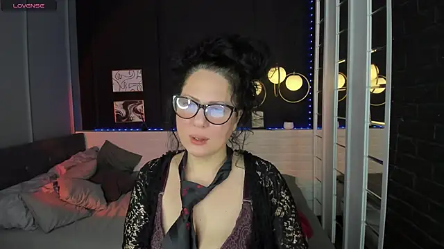 Anita Muse online show from November 10, 2025, 9:03 pm