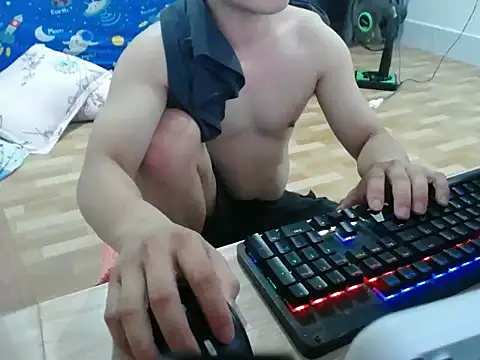 Snapshot of Cloudycockcare chatting on February 1, 2026, 8:02 am Cloudycockcare online show from February 1, 2026, 8:02 am