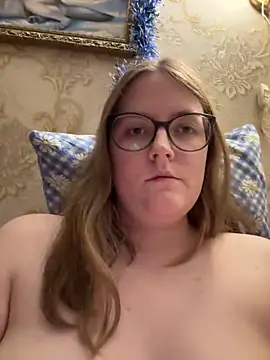 Snapshot of DesireMelissa chatting on February 18, 2025, 8:14 pm DesireMelissa online show from February 18, 2025, 8:14 pm