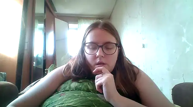 Snapshot of DesireMelissa chatting on February 21, 2025, 11:55 am DesireMelissa online show from February 21, 2025, 11:55 am