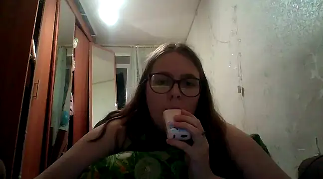 Snapshot of DesireMelissa chatting on February 23, 2025, 4:02 pm DesireMelissa online show from February 23, 2025, 4:02 pm