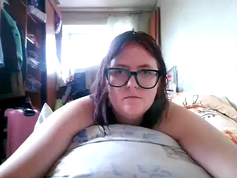 Snapshot of DesireMelissa chatting on October 18, 2025, 12:06 pm DesireMelissa online show from October 18, 2025, 12:06 pm