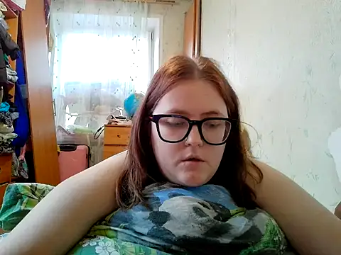 Snapshot of DesireMelissa chatting on December 4, 2025, 10:13 am DesireMelissa online show from December 4, 2025, 10:13 am