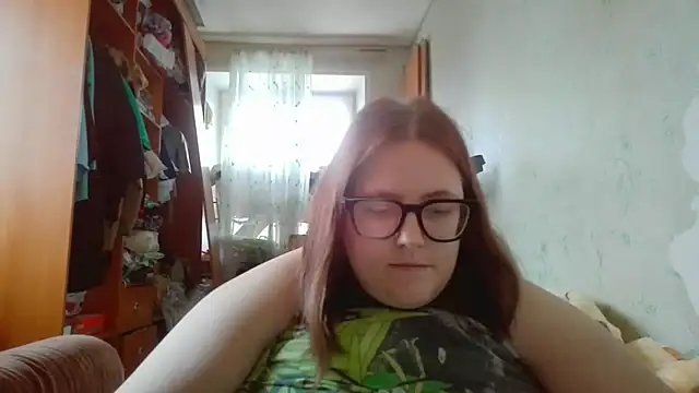 Snapshot of DesireMelissa chatting on December 16, 2025, 7:24 am DesireMelissa online show from December 16, 2025, 7:24 am