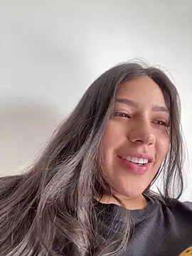 Latina vanessa online show from December 13, 2025, 7:53 pm