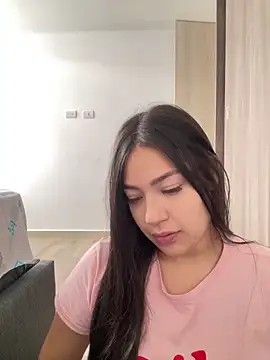 Snapshot of Latina_vanessa chatting on February 2, 2026, 5:00 pm Latina vanessa online show from February 2, 2026, 5:00 pm