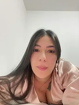 Snapshot of Latina_vanessa chatting on February 13, 2026, 2:18 am Latina vanessa online show from February 13, 2026, 2:18 am