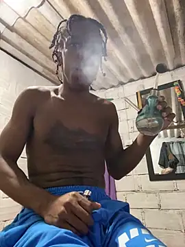 Snapshot of Larry-n-clouds chatting on November 22, 2025, 3:05 am Larry-n-clouds online show from November 22, 2025, 3:05 am