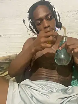 Snapshot of Larry-n-clouds chatting on November 26, 2025, 3:51 am Larry-n-clouds online show from November 26, 2025, 3:51 am