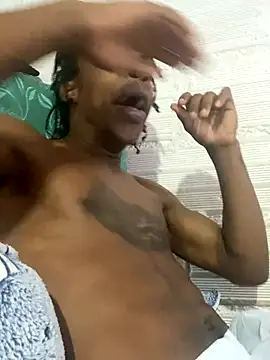 Snapshot of Larry-n-clouds chatting on November 30, 2025, 1:04 pm Larry-n-clouds online show from November 30, 2025, 1:04 pm