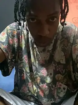 Snapshot of Larry-n-clouds chatting on December 3, 2025, 12:29 am Larry-n-clouds online show from December 3, 2025, 12:29 am