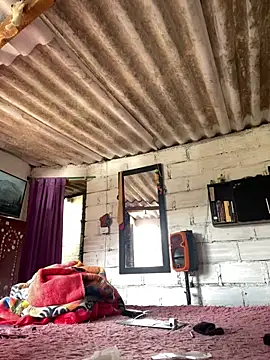 Snapshot of Larry-n-clouds chatting on December 14, 2025, 4:56 pm Larry-n-clouds online show from December 14, 2025, 4:56 pm