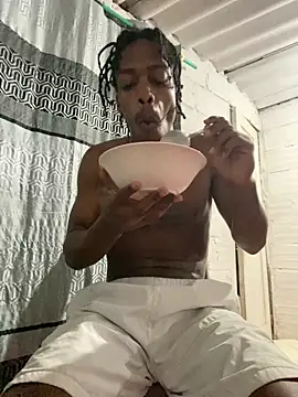 Snapshot of Larry-n-clouds chatting on December 15, 2025, 10:41 am Larry-n-clouds online show from December 15, 2025, 10:41 am