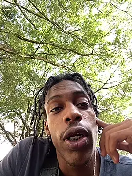 Snapshot of Larry-n-clouds chatting on December 17, 2025, 3:40 pm Larry-n-clouds online show from December 17, 2025, 3:40 pm