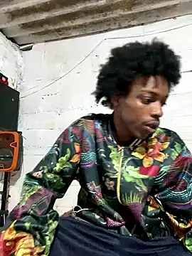 Snapshot of Larry-n-clouds chatting on December 21, 2025, 2:19 am Larry-n-clouds online show from December 21, 2025, 2:19 am