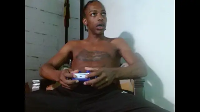 Snapshot of Larry-n-clouds chatting on January 11, 2026, 4:01 pm Larry-n-clouds online show from January 11, 2026, 4:01 pm