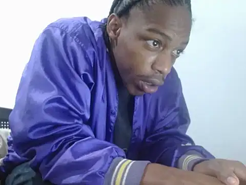 Snapshot of Larry-n-clouds chatting on February 9, 2026, 12:09 pm Larry-n-clouds online show from February 9, 2026, 12:09 pm