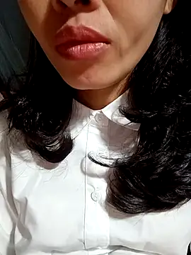 Hana love20 online show from November 4, 2025, 5:06 am