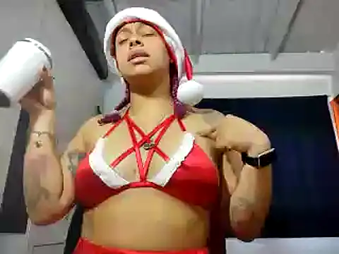 Snapshot of Cata_Blue__ chatting on December 31, 2024, 6:24 pm Cata Blue online show from December 31, 2024, 6:24 pm