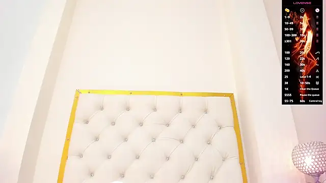 Donnapaul online show from November 24, 2025, 12:16 pm