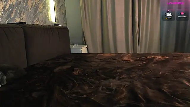 Snapshot of laflamebella chatting on February 25, 2026, 3:54 pm laflamebella online show from February 25, 2026, 3:54 pm