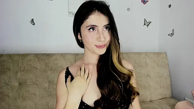 Snapshot of Nicol_Swift_ chatting on December 19, 2024, 2:23 am Nicol Swift  online show from December 19, 2024, 2:23 am