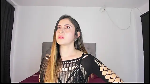 Snapshot of Nicol_Swift_ chatting on February 7, 2025, 6:35 am Nicol Swift  online show from February 7, 2025, 6:35 am