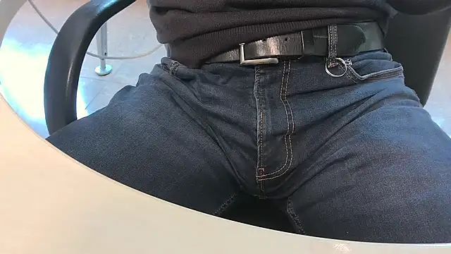 alessandroman2114 online show from March 2, 2026, 11:50 am