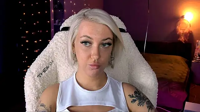 tykioty Miley online show from December 6, 2024, 2:28 pm