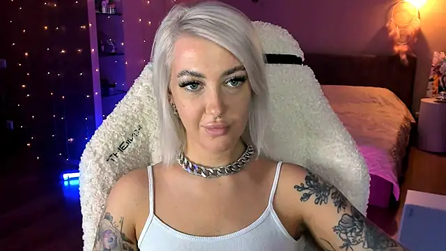 tykioty Miley online show from October 31, 2025, 1:12 pm