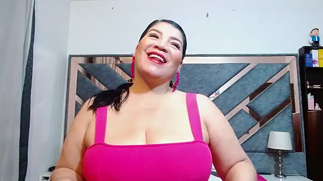 KarlaTesg online show from November 10, 2025, 10:25 am