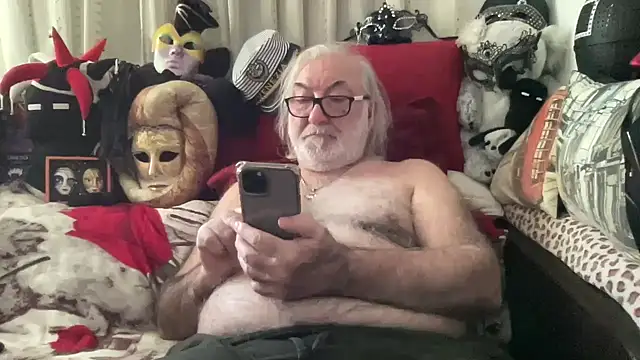 EroticVenetian online show from April 8, 2026, 10:37 am