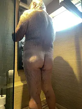 EroticVenetian online show from July 6, 2026, 8:44 am