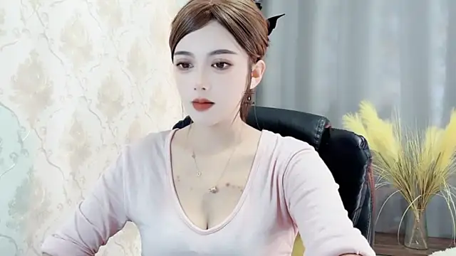 Snapshot of VIWVI chatting on December 7, 2024, 5:37 am VIWVI online show from December 7, 2024, 5:37 am