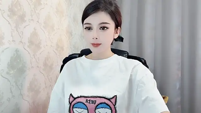 Snapshot of VIWVI chatting on January 14, 2025, 5:51 am VIWVI online show from January 14, 2025, 5:51 am