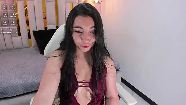 Snapshot of Karla_hernandez_ chatting on January 7, 2025, 11:05 am Karla hernandez online show from January 7, 2025, 11:05 am