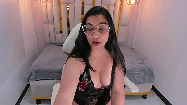 Snapshot of Karla_hernandez_ chatting on February 4, 2025, 1:59 pm Karla hernandez online show from February 4, 2025, 1:59 pm