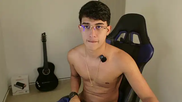 Juan da01 online show from May 6, 2026, 3:46 am