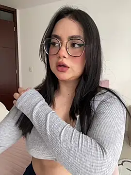 Snapshot of montmariana chatting on February 6, 2026, 8:23 pm montmariana online show from February 6, 2026, 8:23 pm