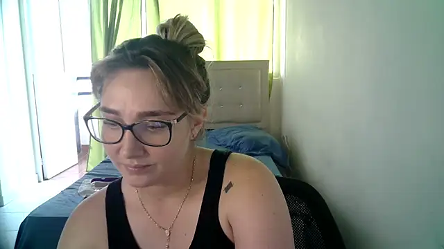 Snapshot of katy_pp chatting on October 23, 2025, 9:57 pm katy pp online show from October 23, 2025, 9:57 pm