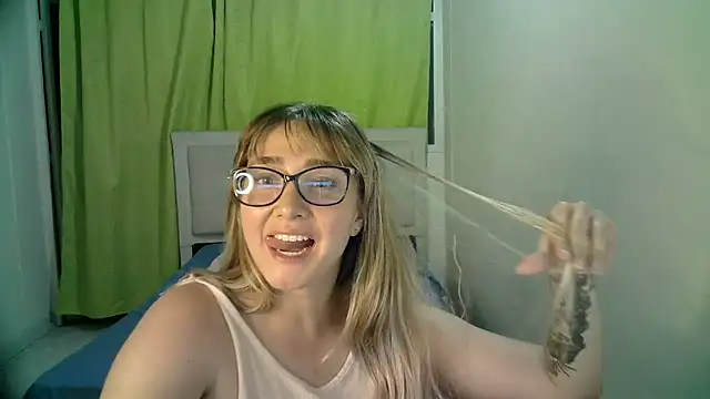 Snapshot of katy_pp chatting on October 31, 2025, 1:17 am katy pp online show from October 31, 2025, 1:17 am