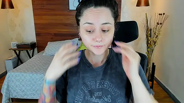 KatherineBond online show from March 1, 2025, 7:37 pm