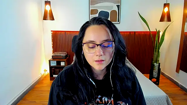 KatherineBond online show from October 2, 2025, 7:43 pm