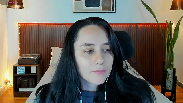 KatherineBond online show from October 7, 2025, 6:38 pm