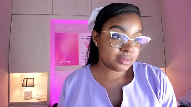 tamaraa smiith online show from December 3, 2025, 8:07 pm