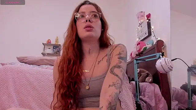 Manuela monroe online show from May 17, 2026, 9:44 pm