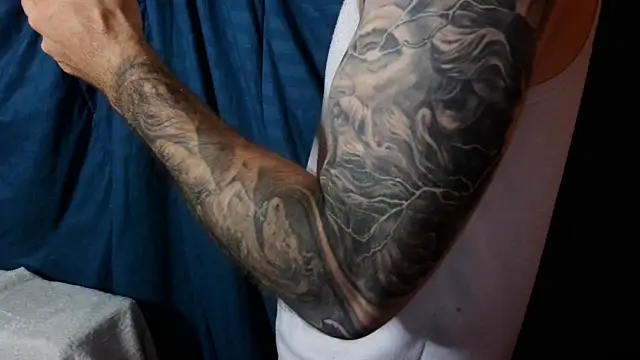 Snapshot of Kenner_fox77 chatting on December 24, 2024, 11:22 pm Kenner fox77 online show from December 24, 2024, 11:22 pm